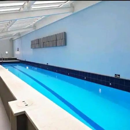Lovely Bright Apartment With Balcony Pool And Gym Auckland Bagian luar foto