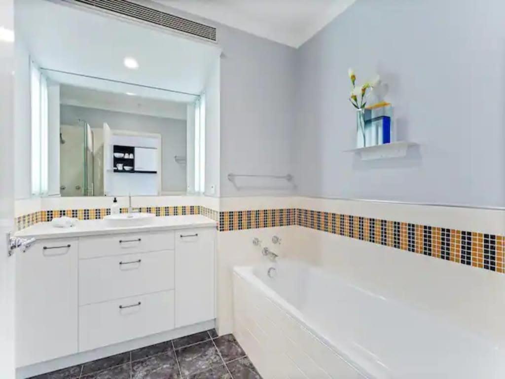 Lovely Bright Apartment With Balcony Pool And Gym Auckland Bagian luar foto