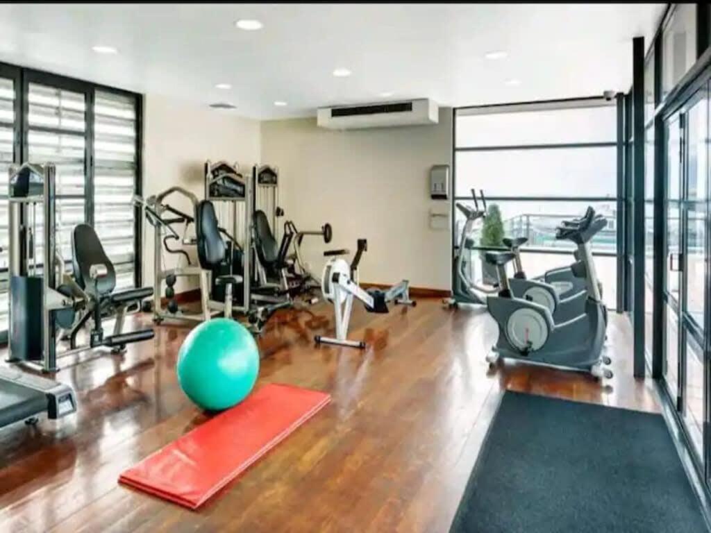 Lovely Bright Apartment With Balcony Pool And Gym Auckland Bagian luar foto