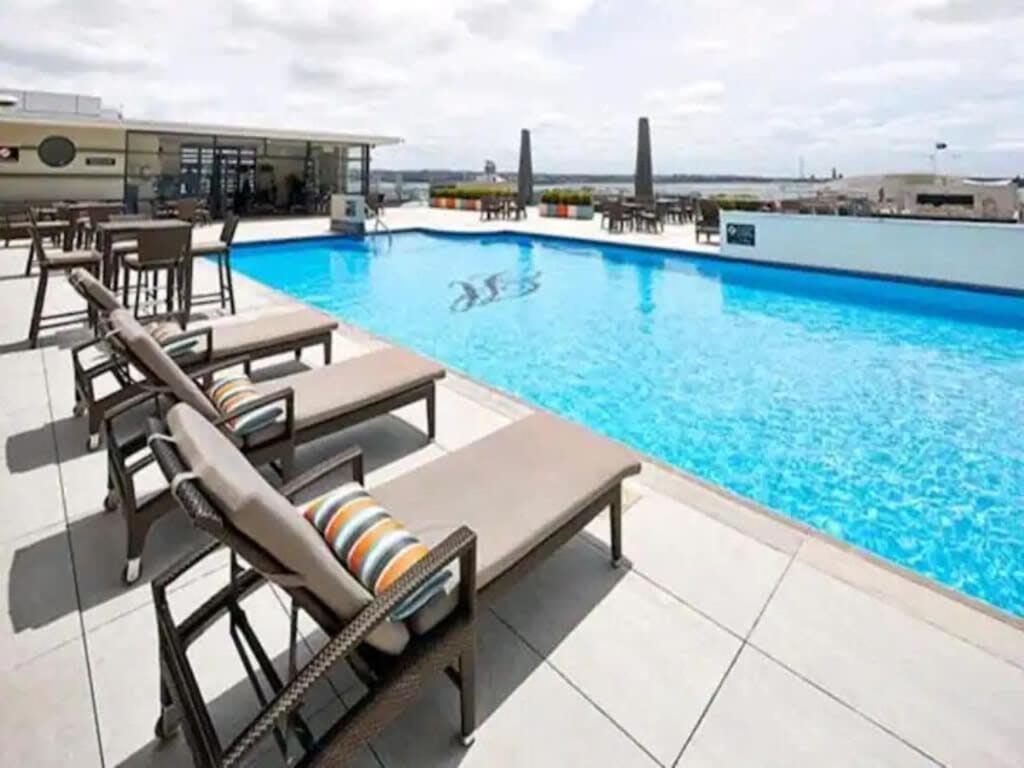Lovely Bright Apartment With Balcony Pool And Gym Auckland Bagian luar foto